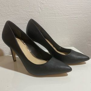 Black Jessica Simpson heels, size 7